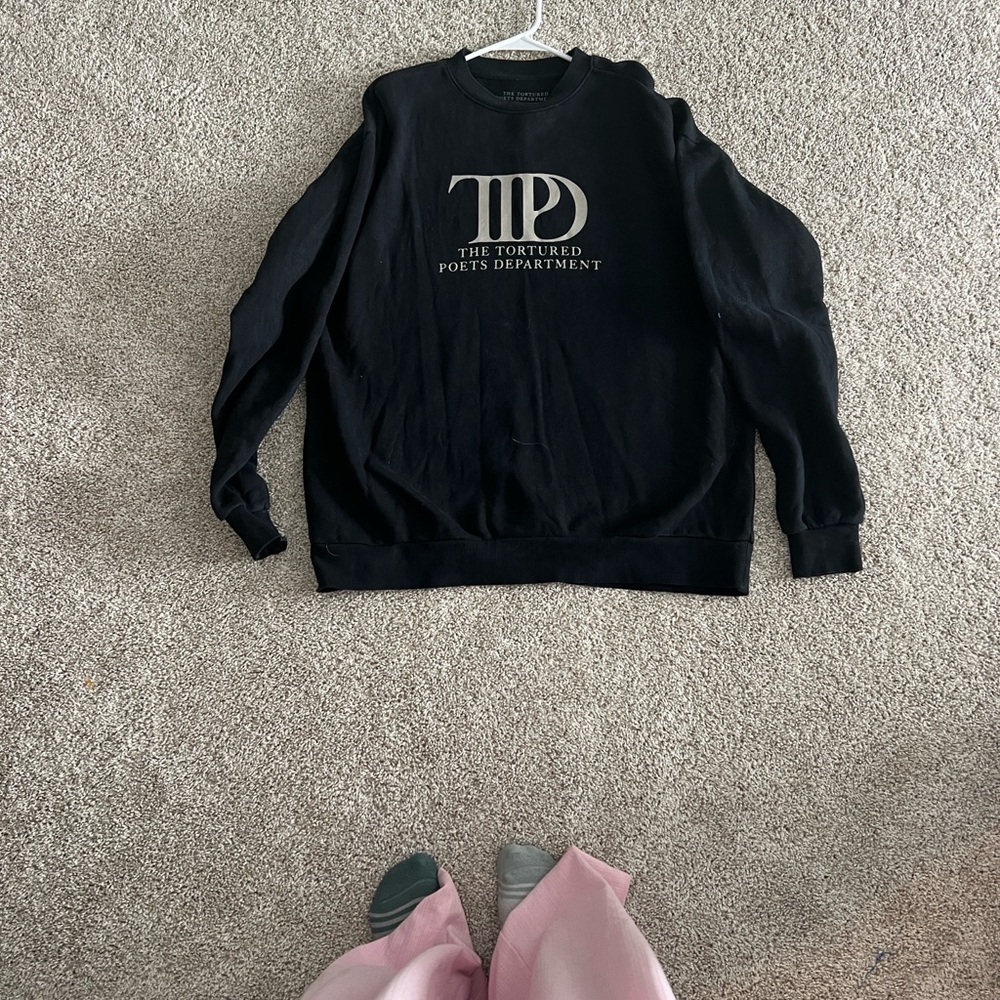 Taylor Swift Black Sweatshirt